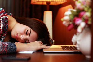 Pourquoi les femmes ont besoin de plus de sommeil?